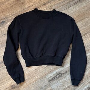 Aritzia/TNA Black Cropped Crewneck Sweatshirt